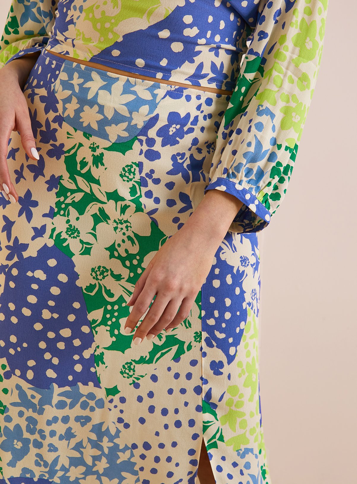 Everbelle Patchwork Floral Coord Side Split Midaxi Skirt 12 - Image 3 thumbnail